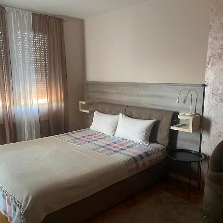 Oki Apartment Nis Bagian luar foto