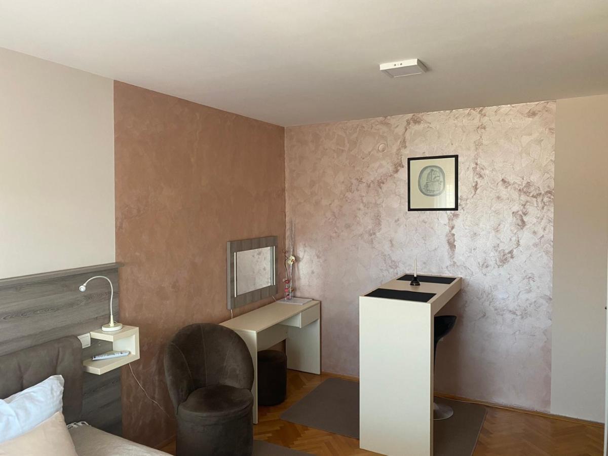 Oki Apartment Nis Bagian luar foto