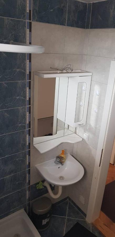 Oki Apartment Nis Bagian luar foto