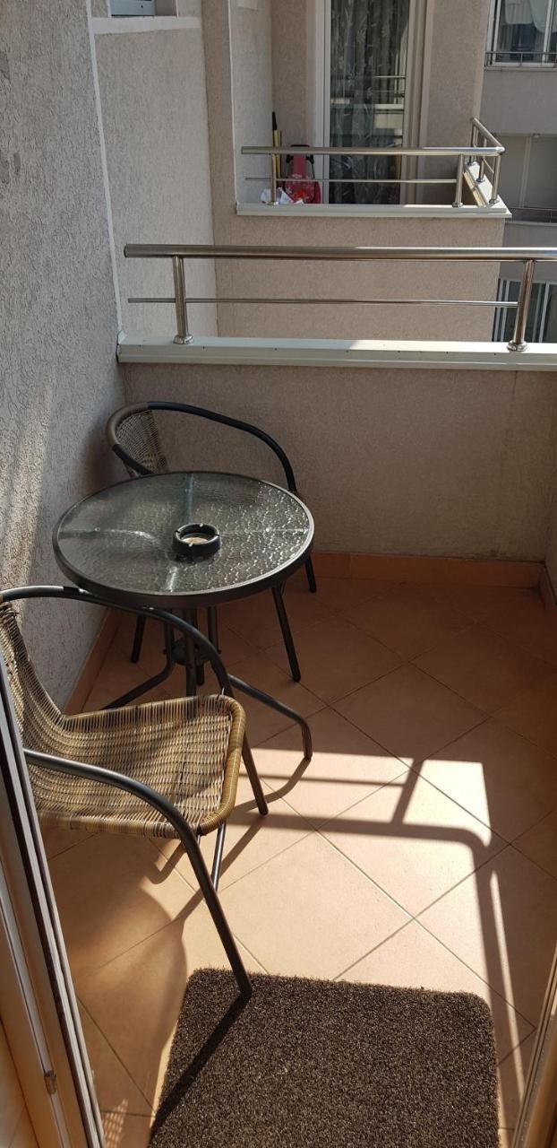 Oki Apartment Nis Bagian luar foto